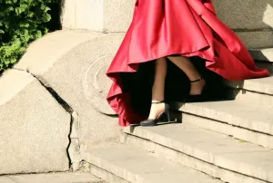 Jaka kurtka do długiej spódnicy? Oto najlepsze połączenia!